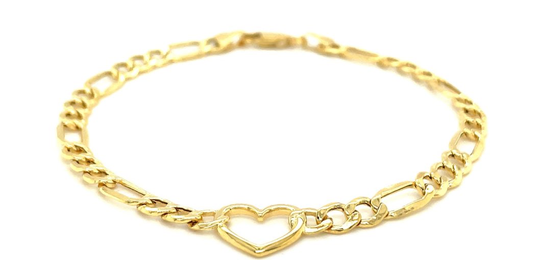 14k Yellow Gold 7 inch Figaro Chain Bracelet with Heart.